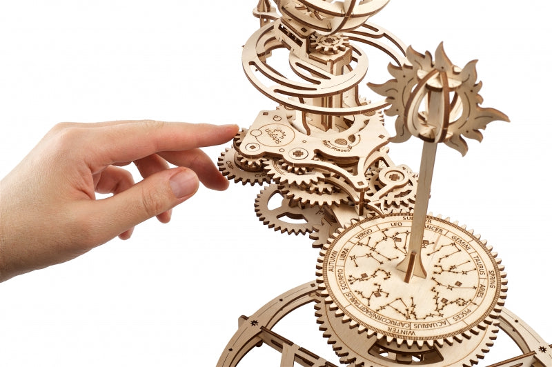 Houten bouwpakket - Mechanisch Tellurium - Ugears - 249 onderdelen