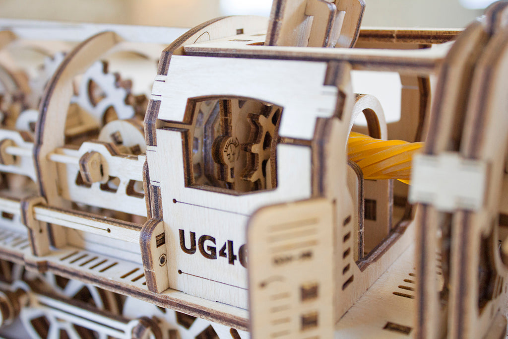 Houten bouwpakket - Locomotief - 443 onderdelen - Ugears