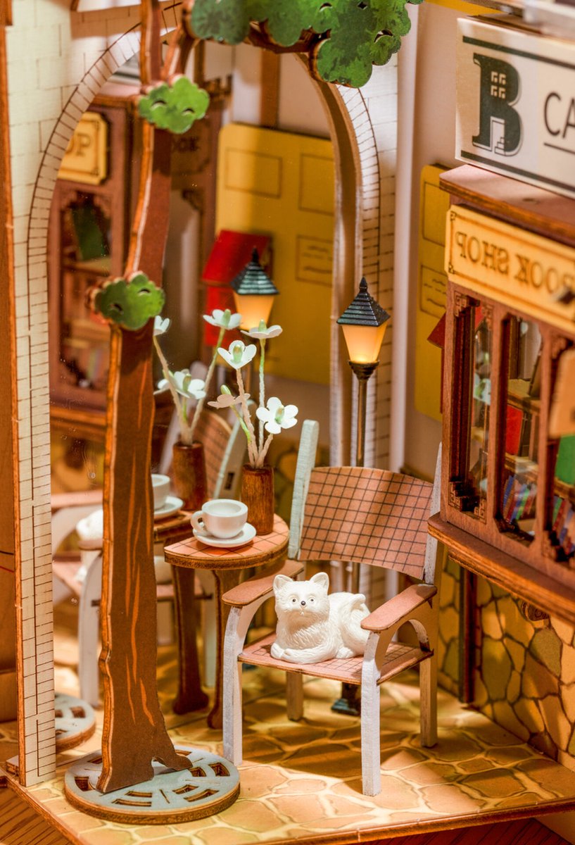 Miniatuur - Book Nook - Sunshine Town - Rolife