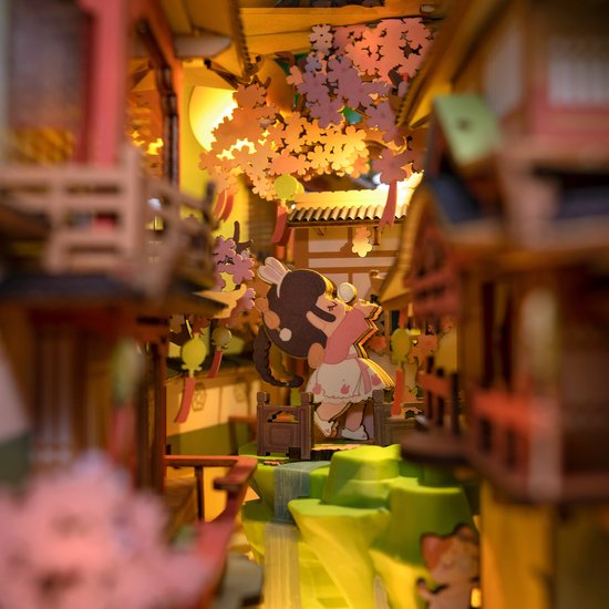Miniatuur - Book Nook - Falling Sakura - Rolife
