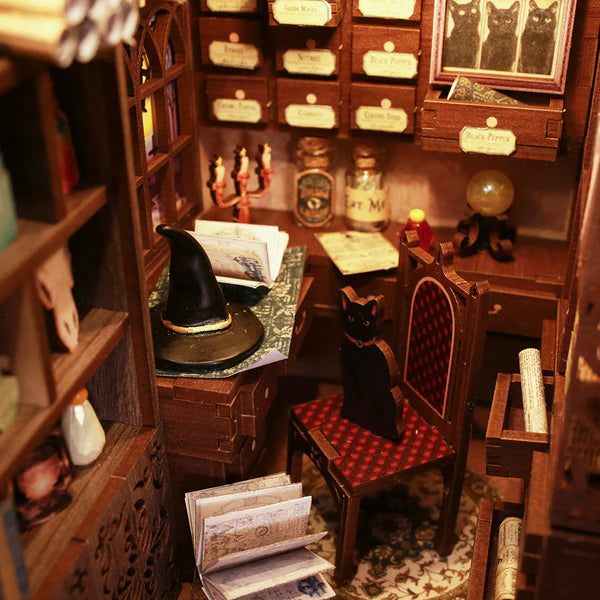Miniatuur - Book Nook - Magic Pharmacist - CuteBee