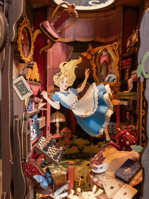Miniatuur - Book Nook - Fall into wonder - Alice Adventure - Rolife